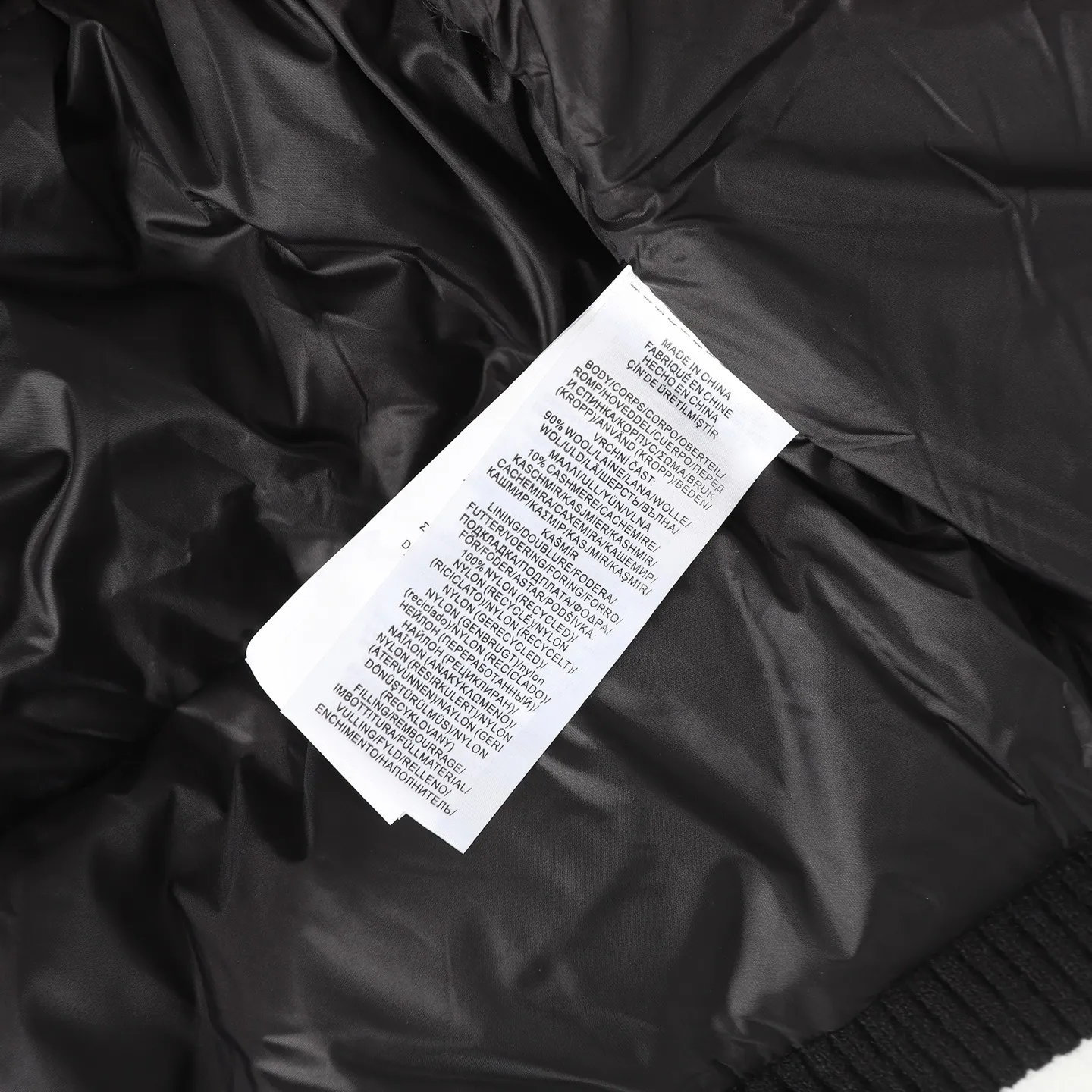 P1000 Women's】Ralph/Ralph Lauren 25ss new hooded down jacket brings warmth within reach. 🧵 Combining classic cable knitting with warm down, it’s a textured choice. Warm winter colors, the answer to classics and style. ❄️ Needless to say, the texture speaks for itself. Rah Lauren cable down jacket defines winter style. Color Black Khaki Size s m L xL